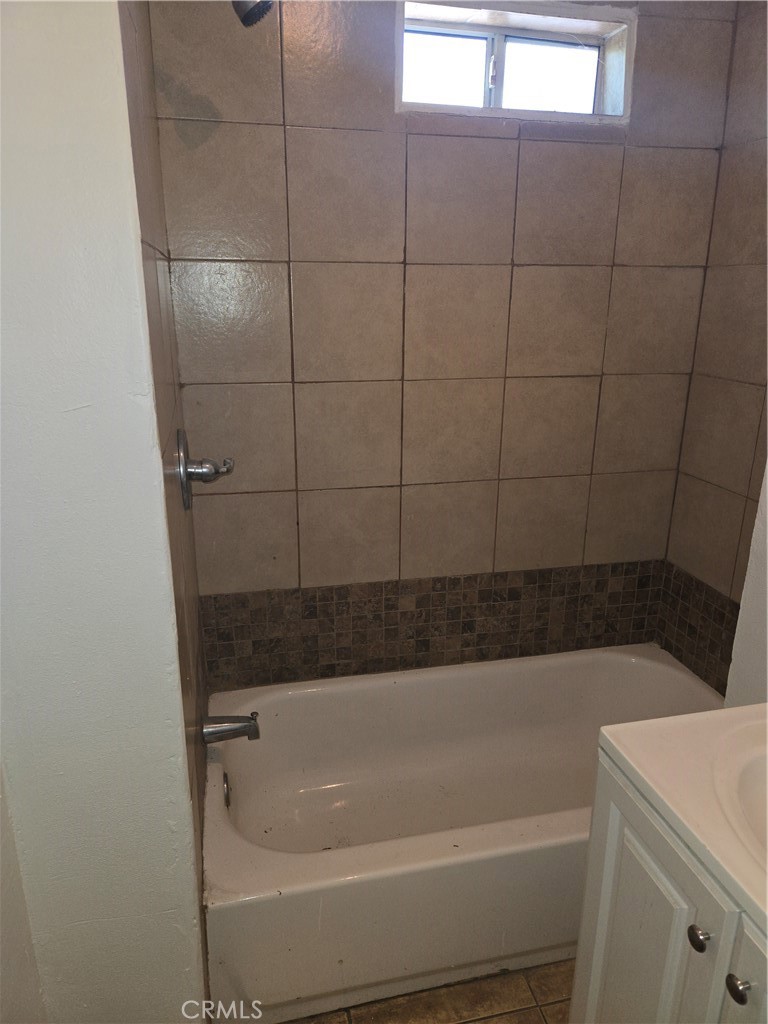 10018 S Main Street Property Photo 6