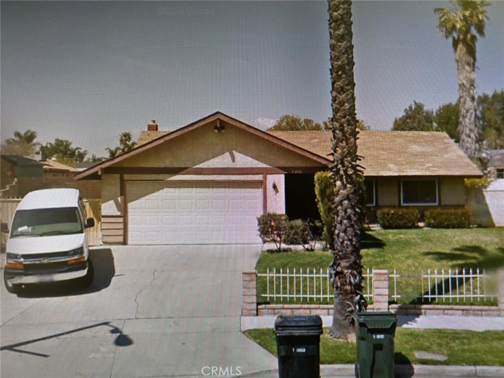 9050 Dumond Drive Property Photo