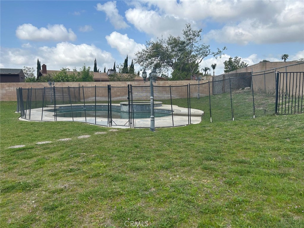 9050 Dumond Drive Property Photo 9