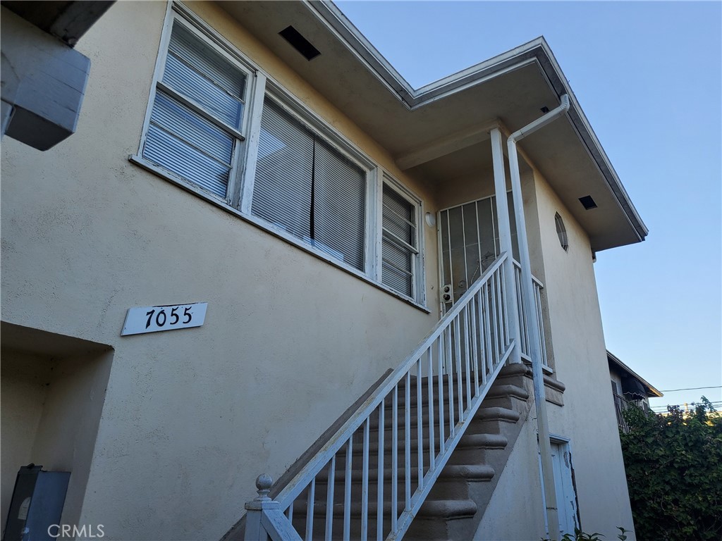 7055 S La Cienega Boulevard Property Photo 1