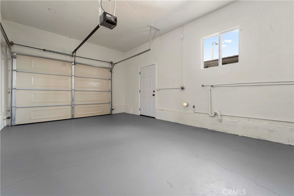 796 N Mount Vernon Avenue Property Photo 22