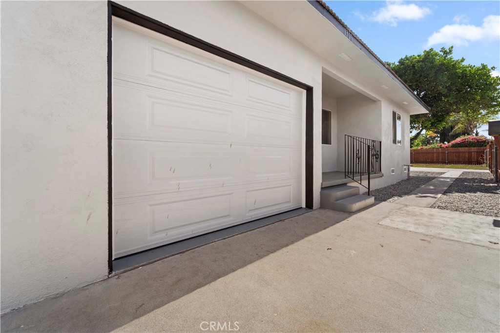 796 N Mount Vernon Avenue Property Photo 33