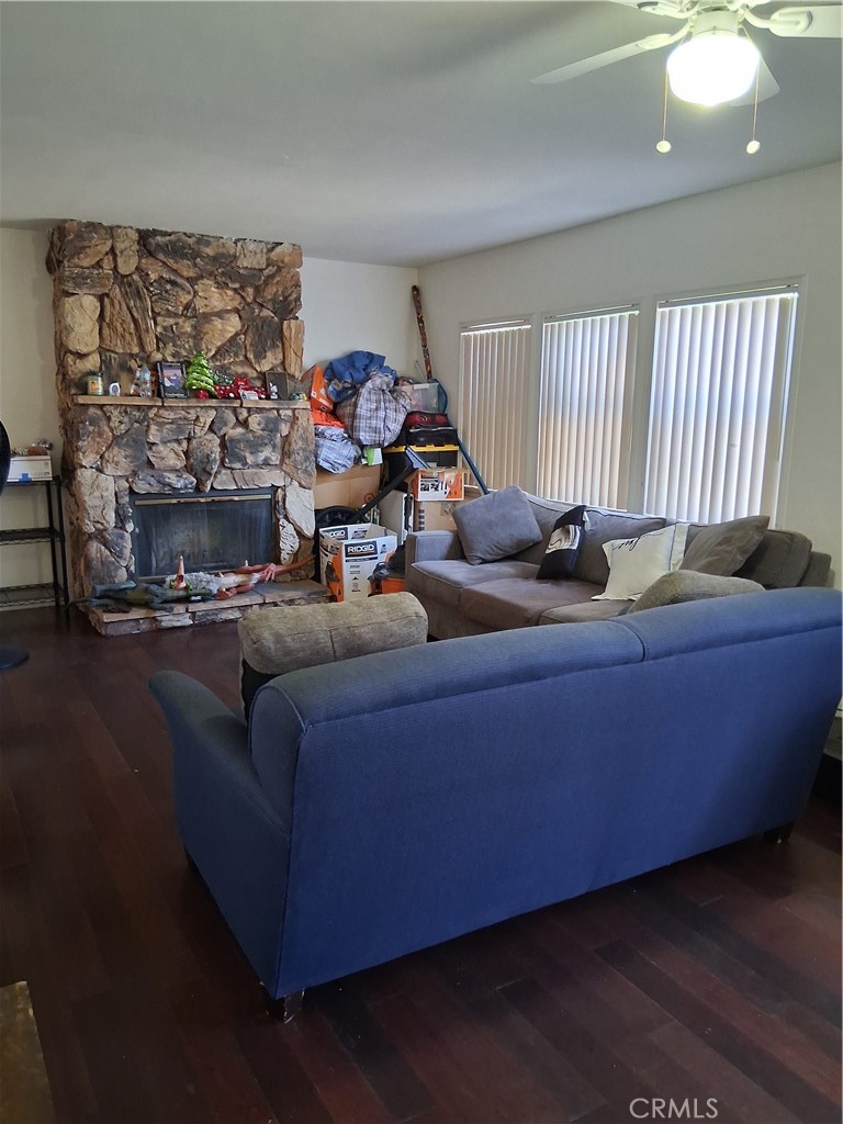 270 E Heath Lane Property Photo 4