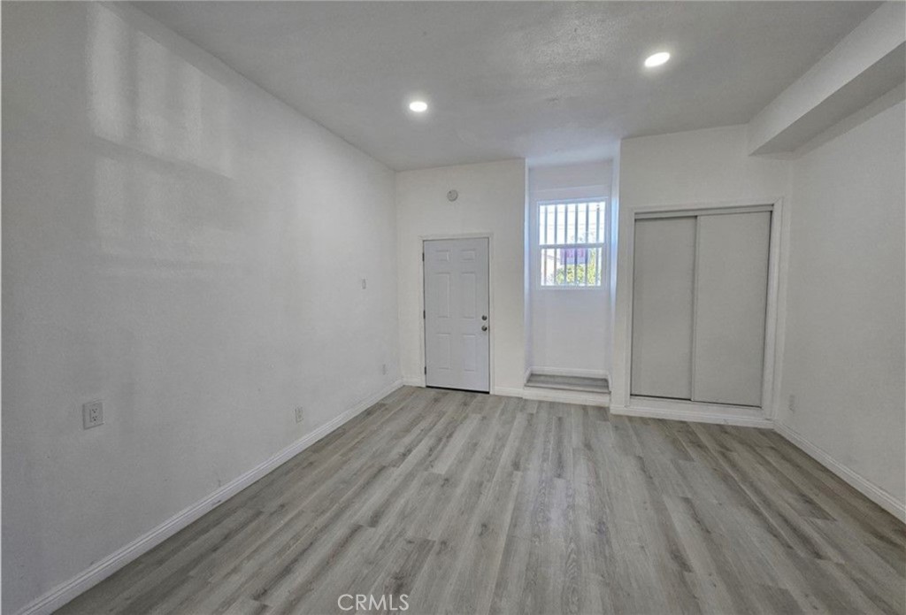 9705 S Normandie Property Photo 4