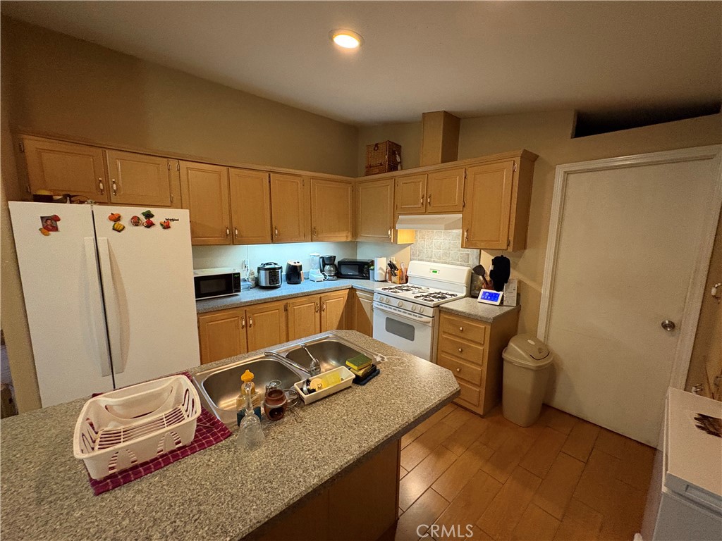 6601 Eucalyptus Property Photo 12