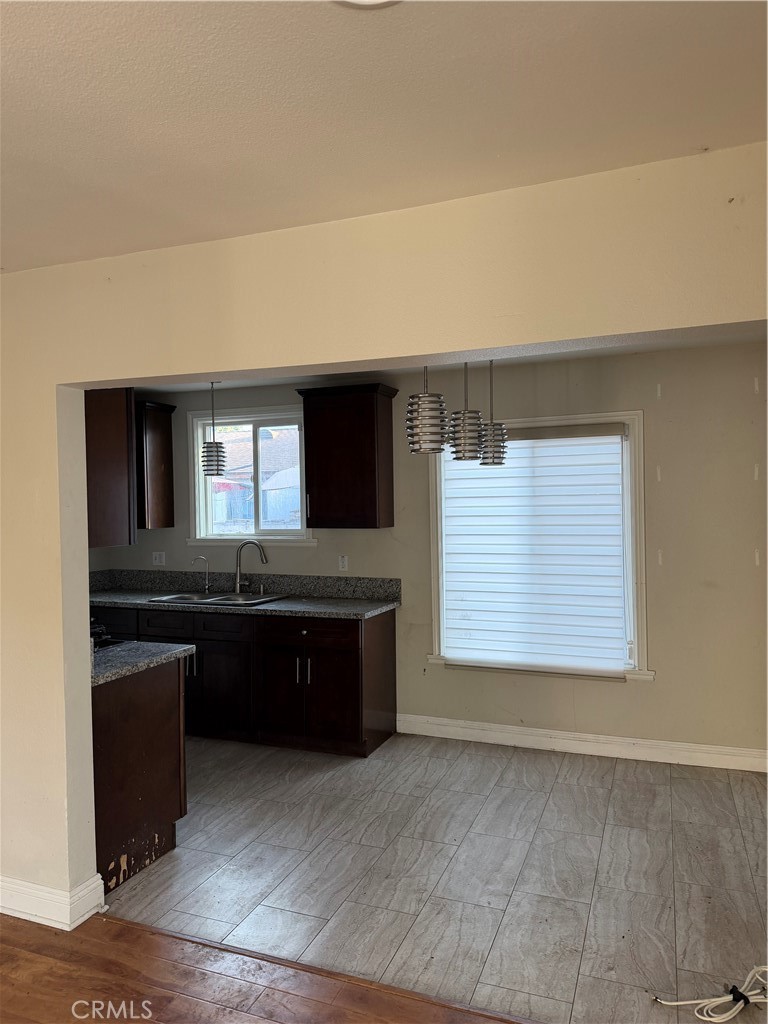 1608 N Grape Property Photo 4