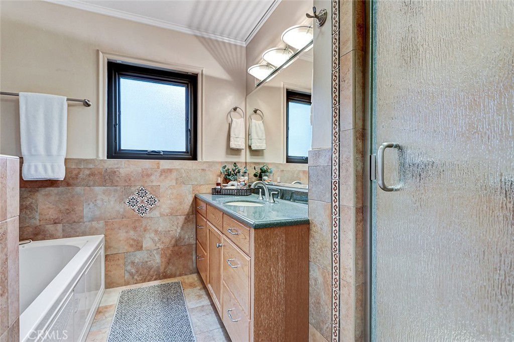 404 Hanford Avenue Property Photo 31