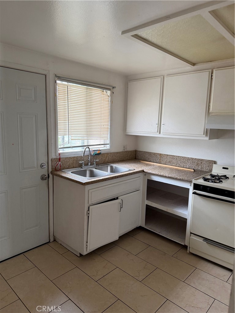 23571 1/2 Maribel Property Photo 4