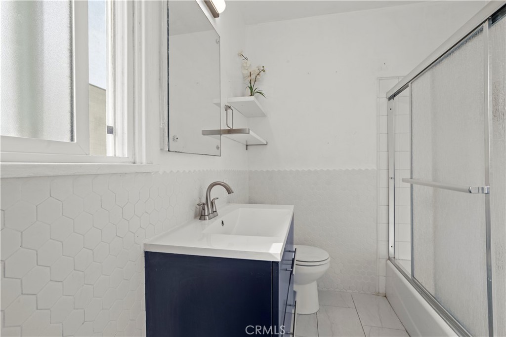 300. W Hillsdale Property Photo 25