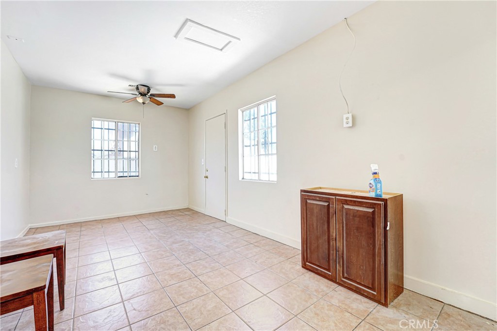 226 W Arbor Vitae Property Photo 6