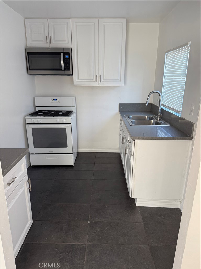 1323 Walnut Ave Property Photo 3