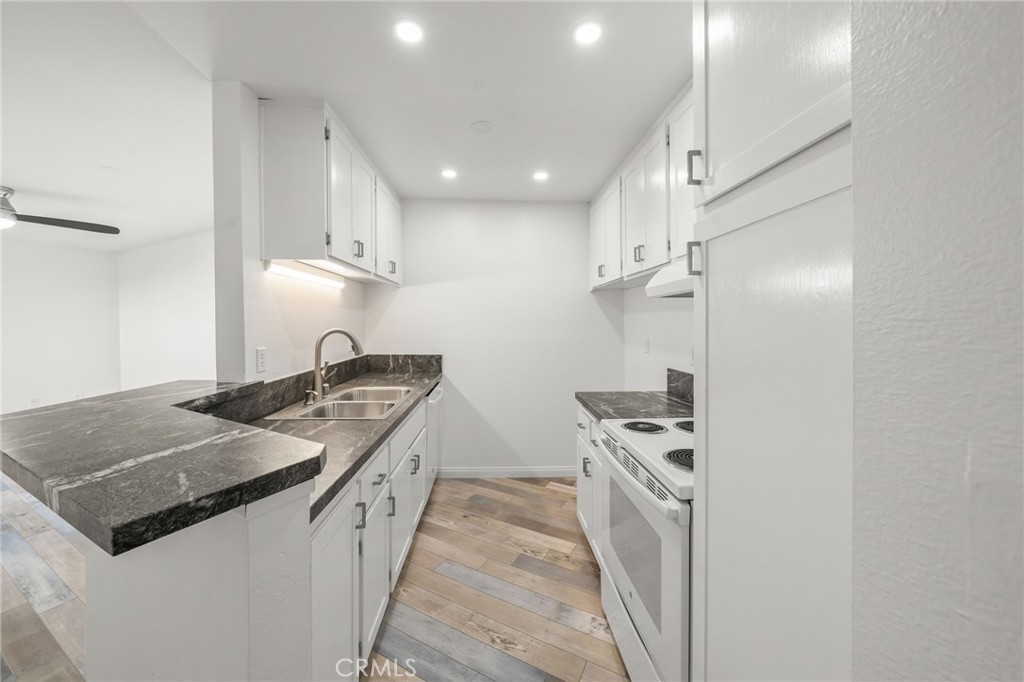 650 The Village 106 Property Photo 12
