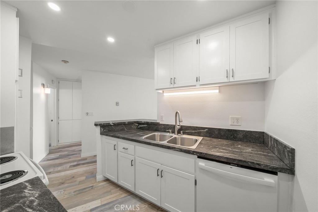 650 The Village 106 Property Photo 13