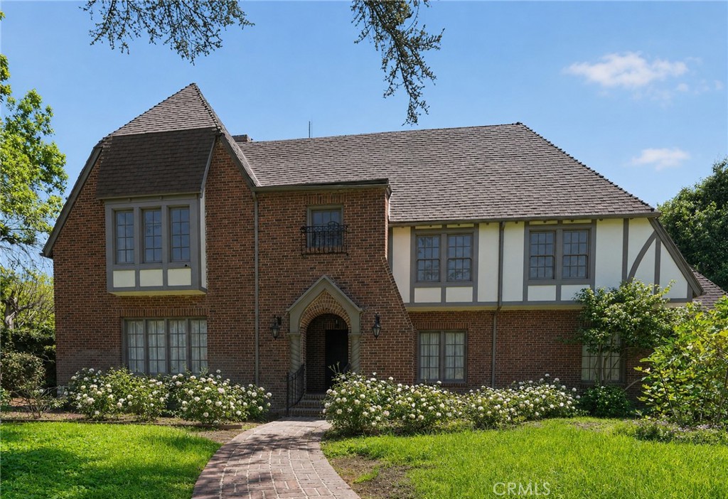 126 N Rossmore Property Photo