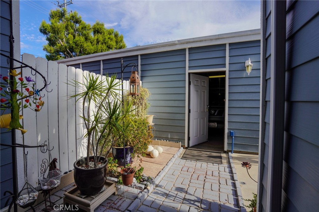 15735 Nordhoff 26 Property Photo 23