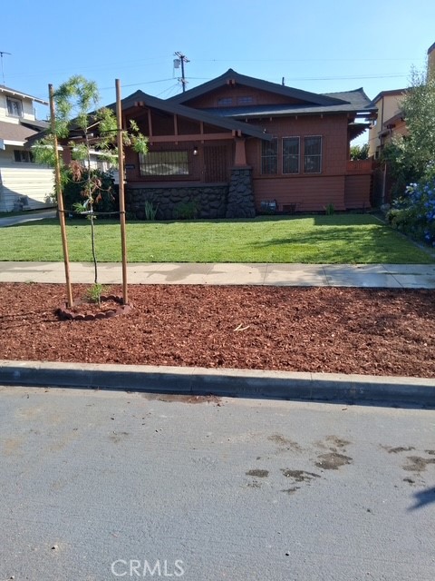 1842 W 43rd Place Property Photo 1