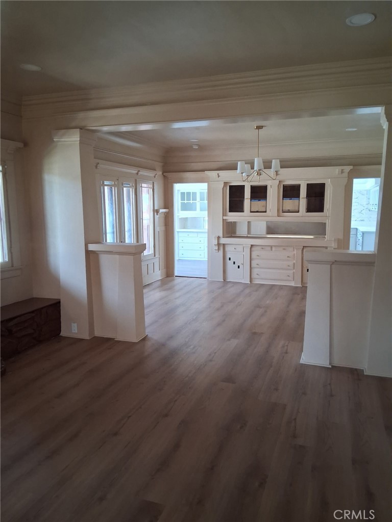1842 W 43rd Place Property Photo 2