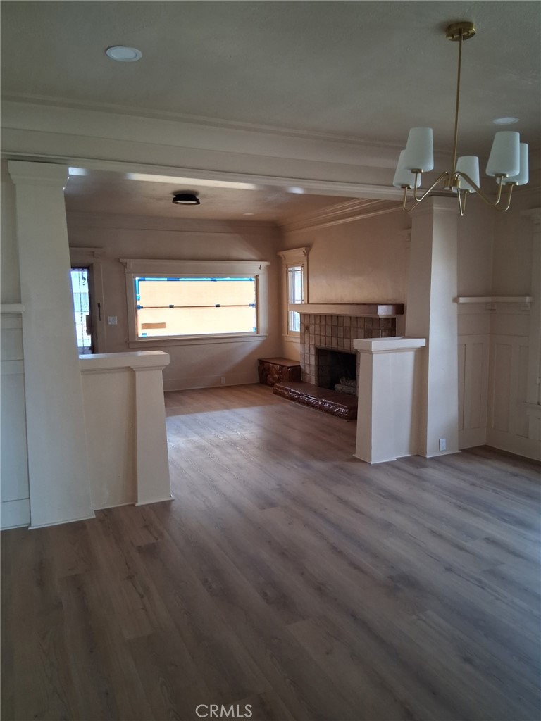 1842 W 43rd Place Property Photo 3