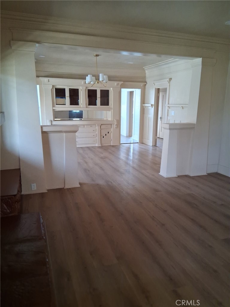 1842 W 43rd Place Property Photo 8