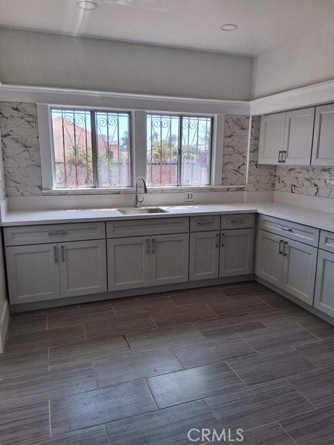 1842 W 43rd Place Property Photo 12