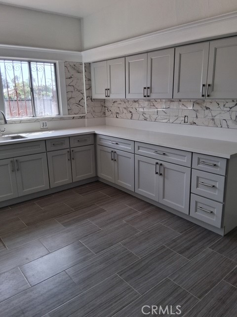 1842 W 43rd Place Property Photo 13