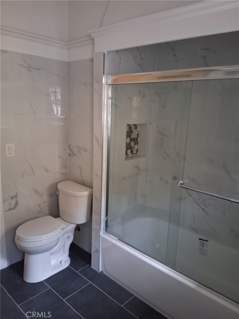 1842 W 43rd Place Property Photo 18