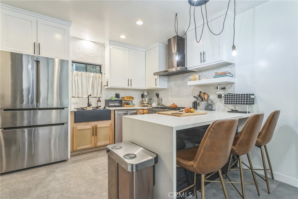 4260 Cedros D Property Photo 4