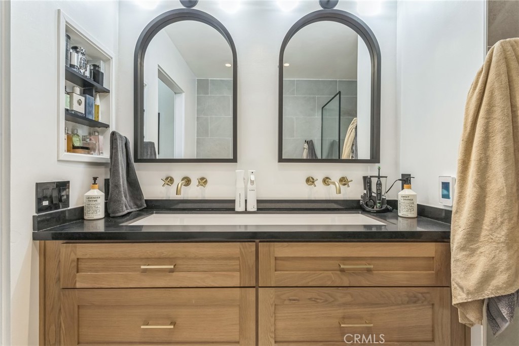 4260 Cedros D Property Photo 11