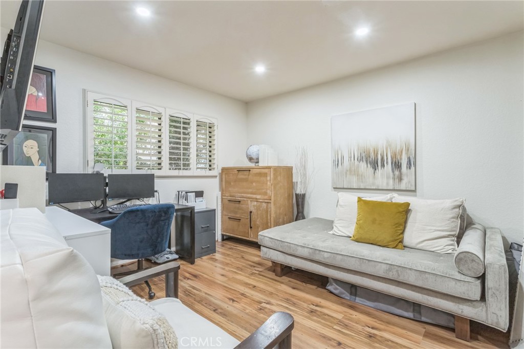 4260 Cedros D Property Photo 13