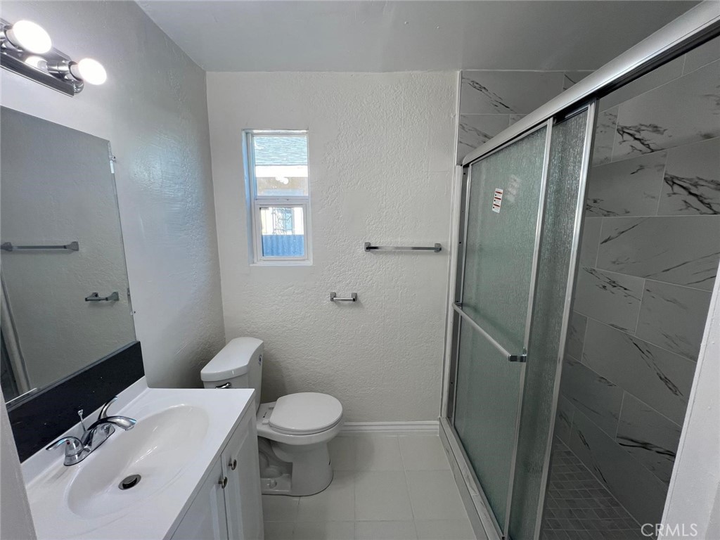 1110 W. 92nd Street Property Photo 3