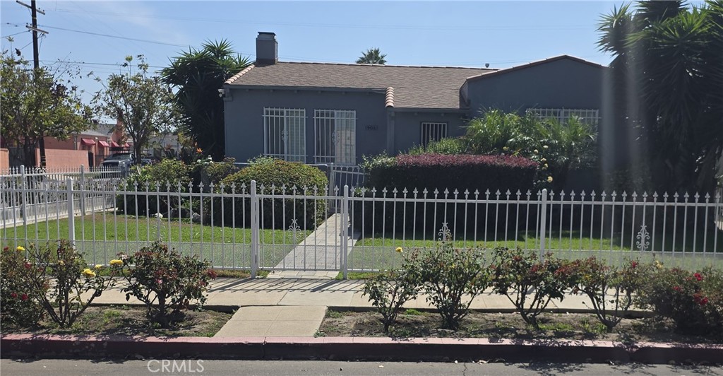 1902 W 65th Property Photo 1