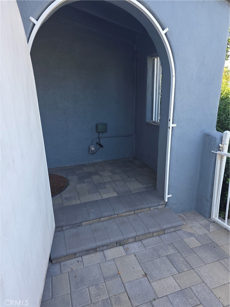1902 W 65th Property Photo 5