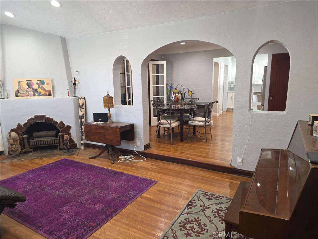 1902 W 65th Property Photo 8