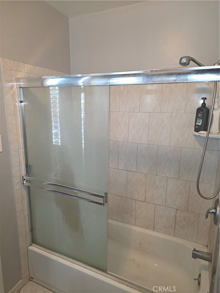 1902 W 65th Property Photo 25