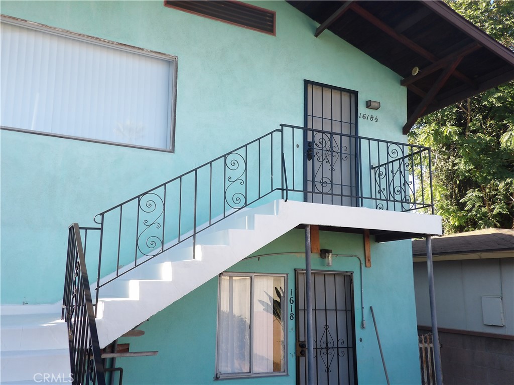 1618 1/2 W Gardena Property Photo 1
