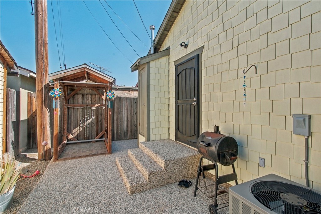 2151 E Spaulding Court Property Photo 16