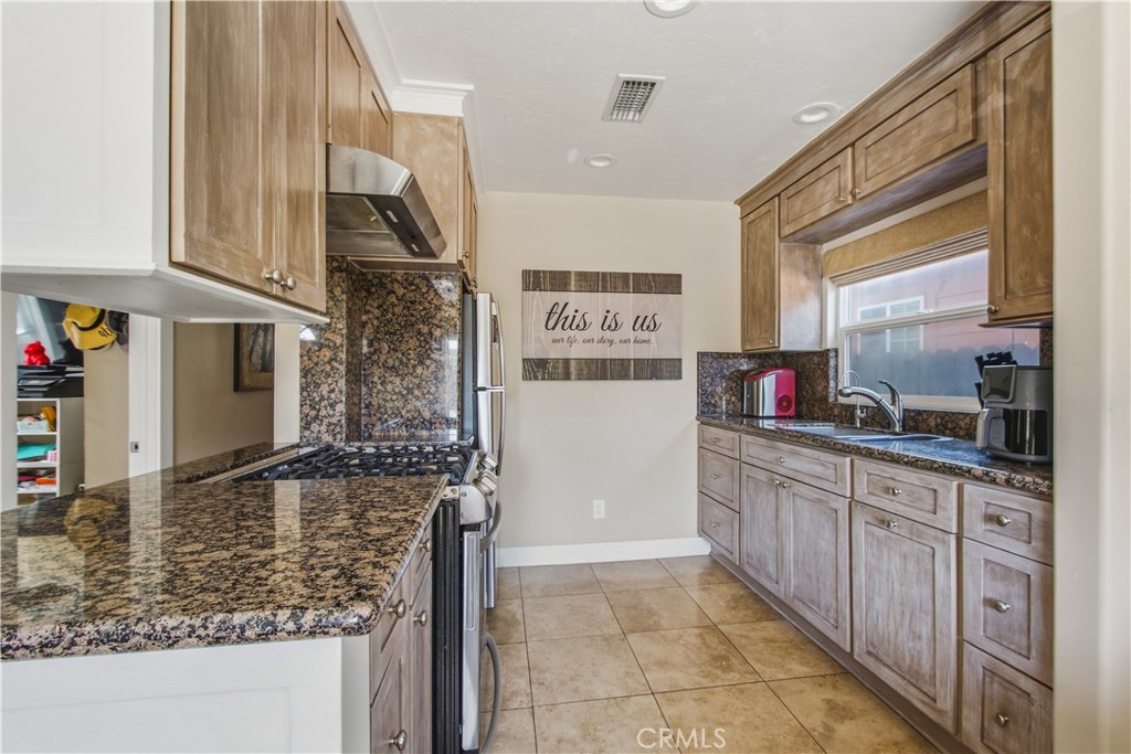 2151 E Spaulding Court Property Photo 18