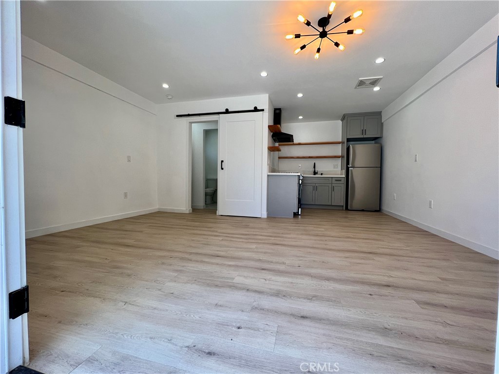5108 Crenshaw Boulevard Property Photo 2