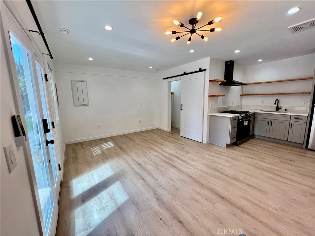 5108 Crenshaw Boulevard Property Photo 3