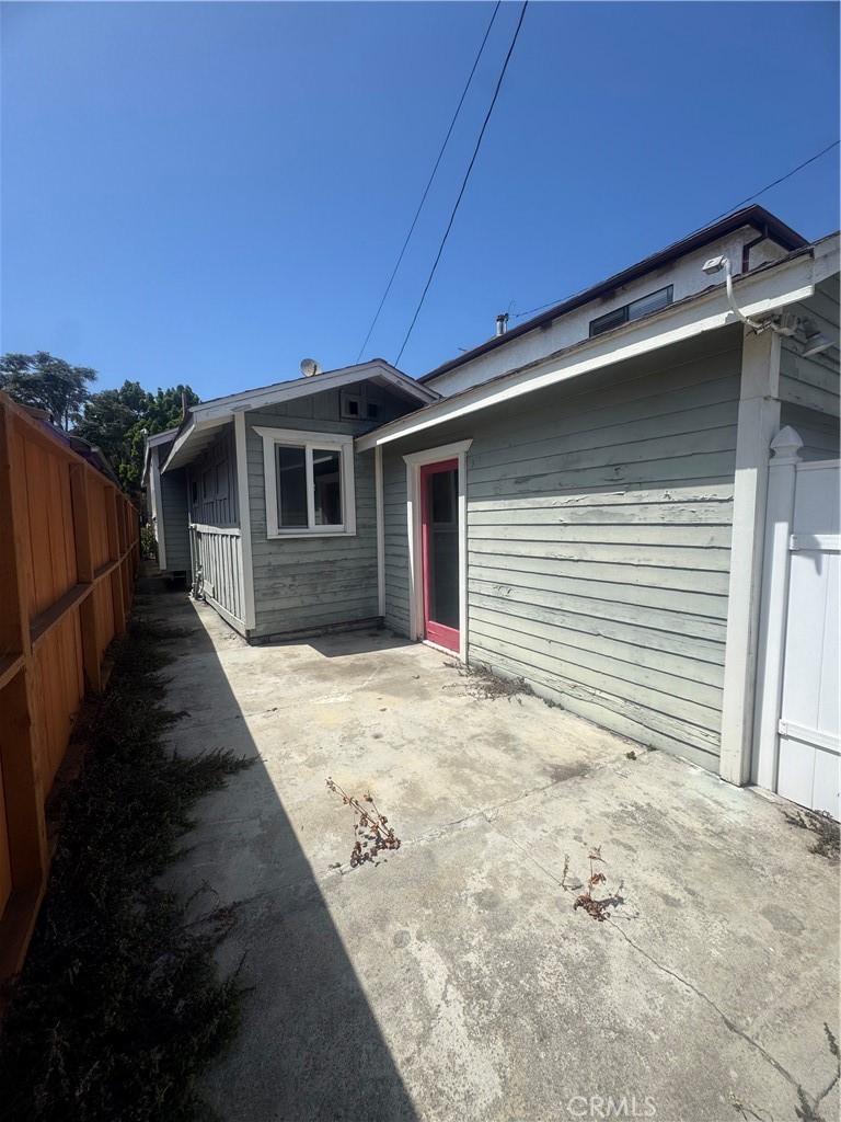 652 Navy Street Property Photo 12