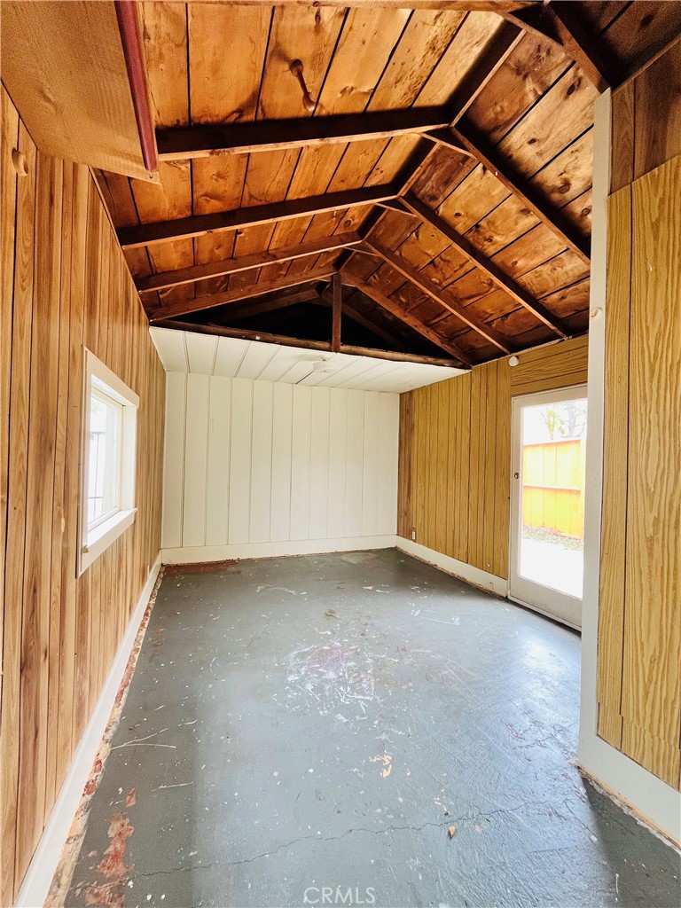 652 Navy Street Property Photo 13