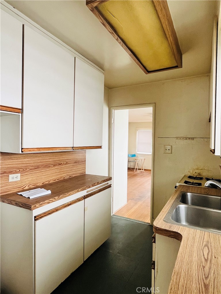 652 Navy Street Property Photo 15