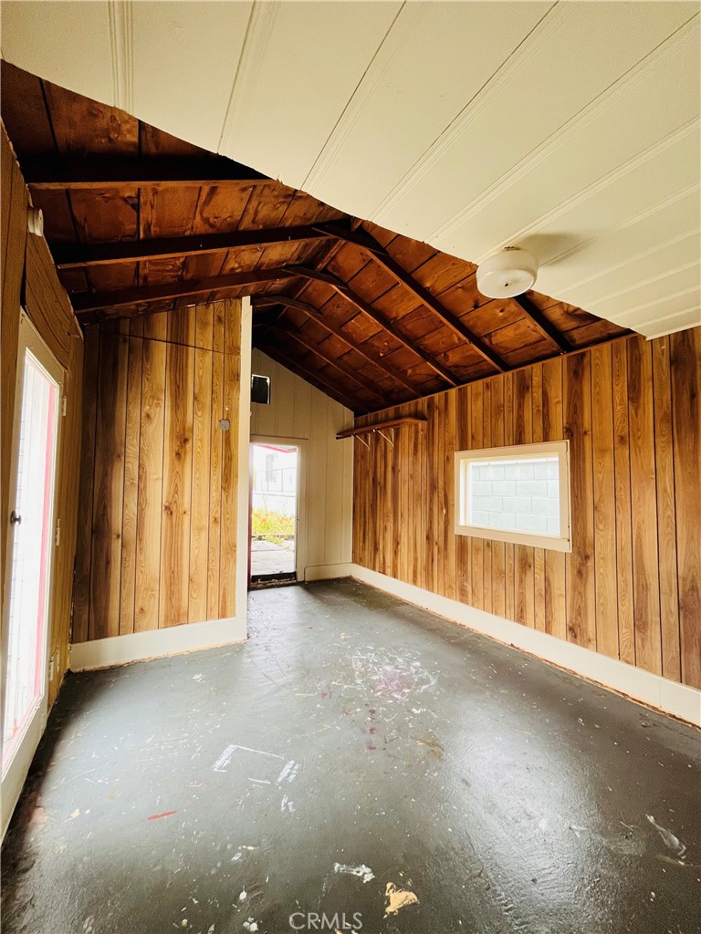 652 Navy Street Property Photo 16