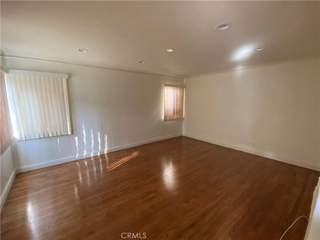 433 W Manchester A Property Photo 3
