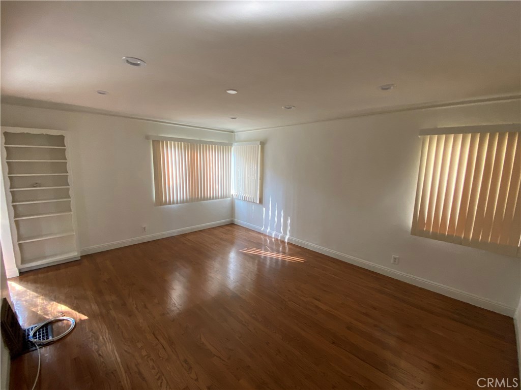 433 W Manchester A Property Photo 7