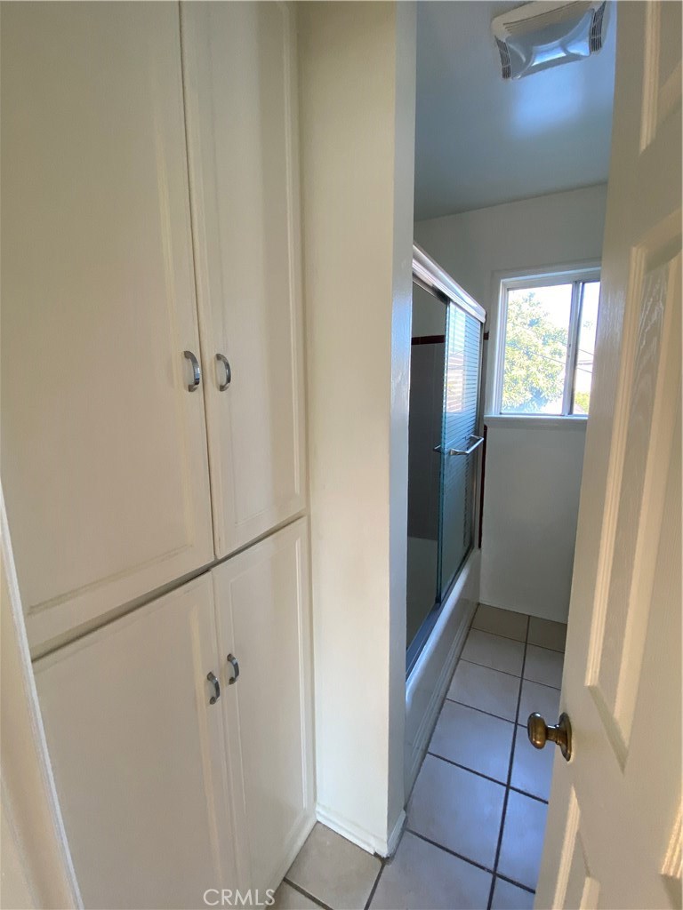 433 W Manchester A Property Photo 15