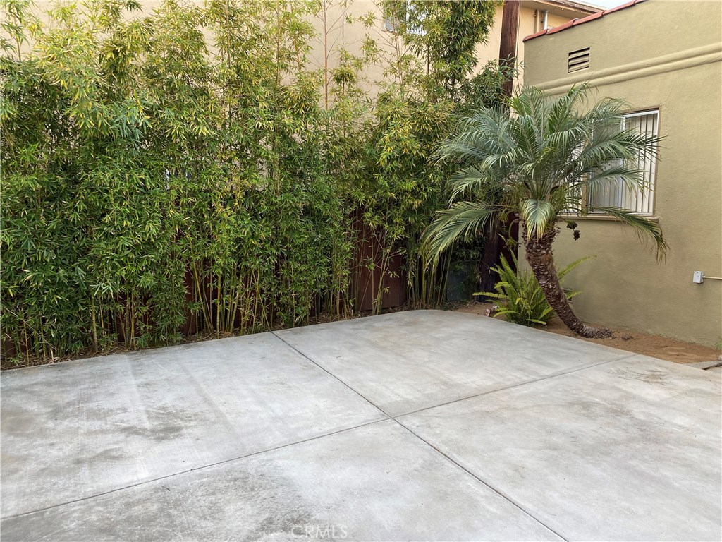 433 W Manchester A Property Photo 20