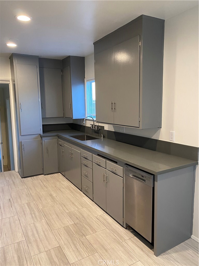 433 W Manchester A Property Photo 24