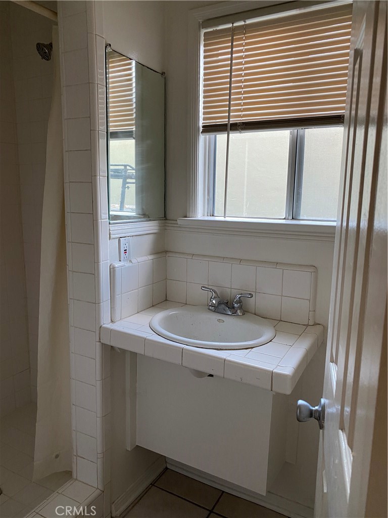 433 W Manchester A Property Photo 29