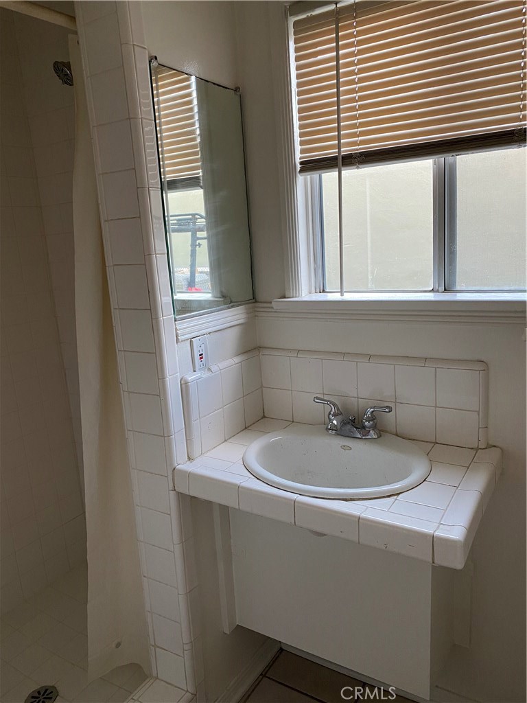 433 W Manchester A Property Photo 32